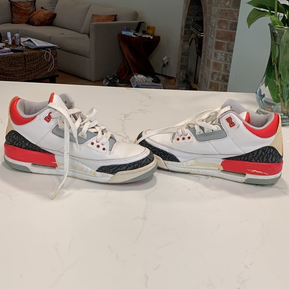 Jordan 3 Fire Red - Picture 3 of 6